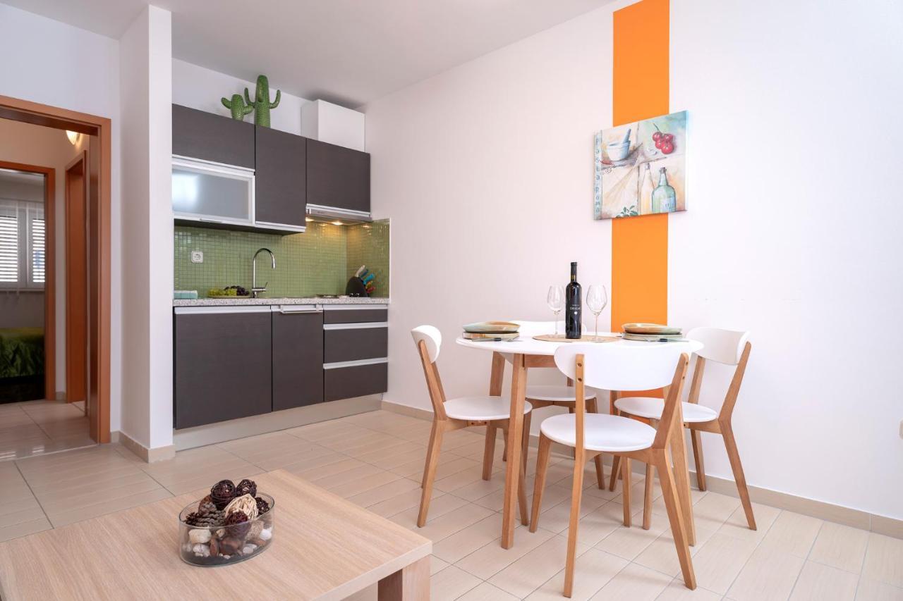 Hektorovic Poolside Apartments Bol Exterior photo