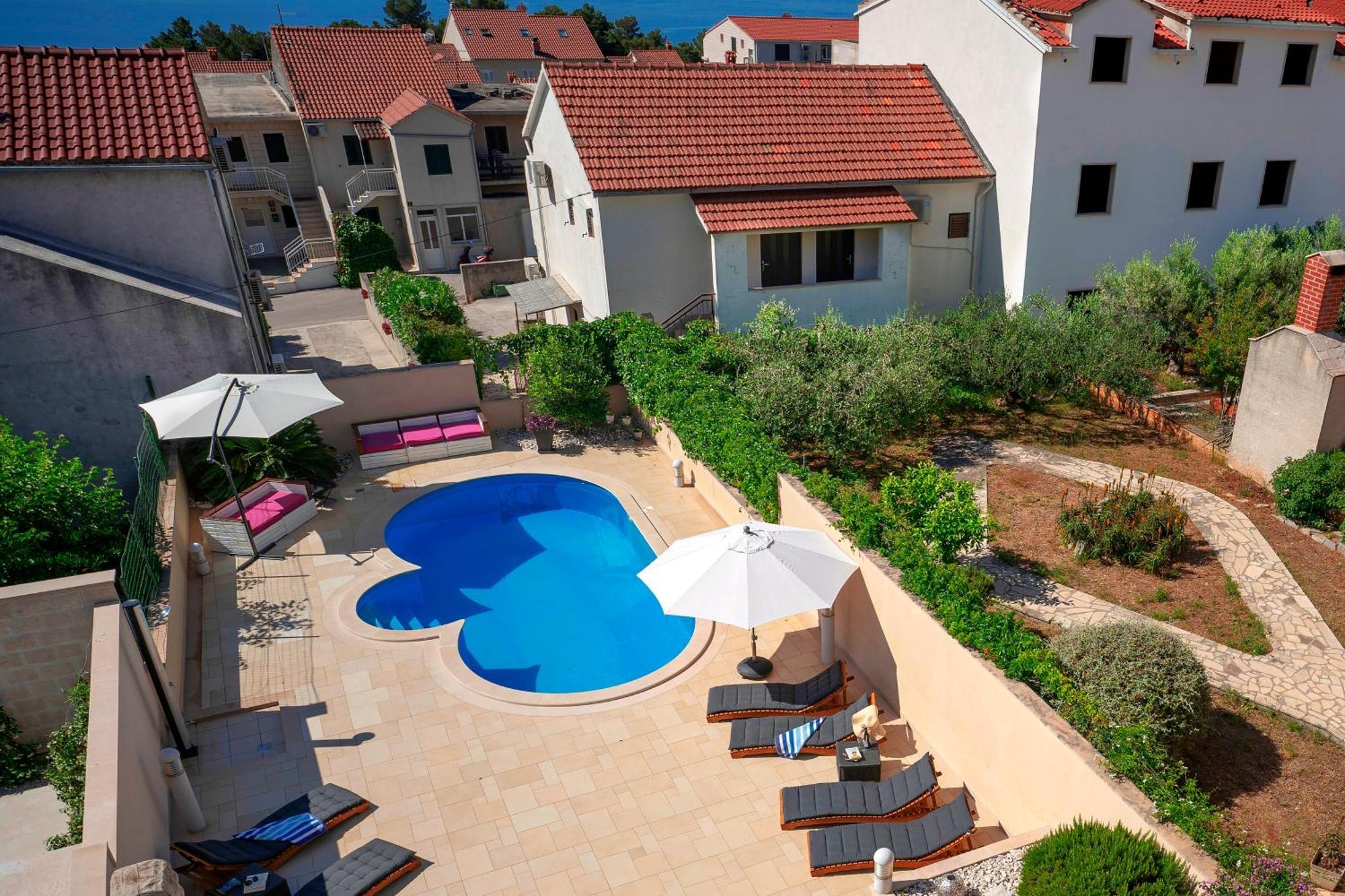 Hektorovic Poolside Apartments Bol Exterior photo